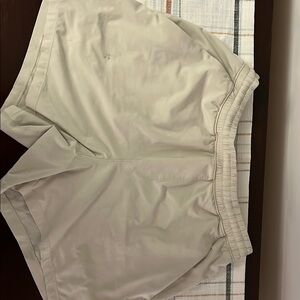 Lululemon Men’s Cream Athletic Shorts 5 inch